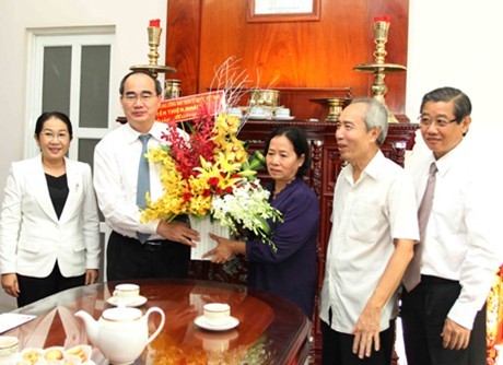 Chủ tịch UBTW MTTQ Việt Nam thăm gia đình các vị nguyên Bộ trưởng Bộ Quốc phòng - ảnh 1